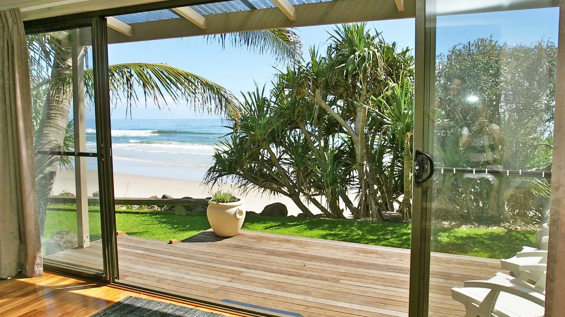 Moonstruck Holiday home Byron Bay Australia