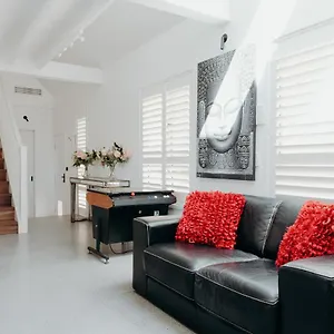  Holiday home Black On Belongil